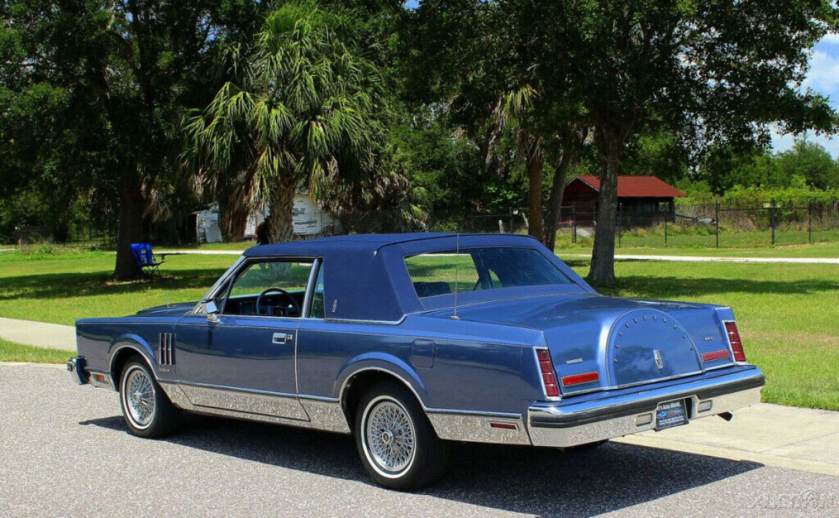 1983 Lincoln Mark Series Base 2dr Coupe - photo 4