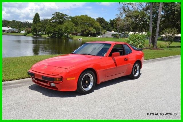 1983 Base 2dr Hatchback Used 2.5L I4 8V Manual RWD 1983 Porsche 944 Base 2dr Hatchback