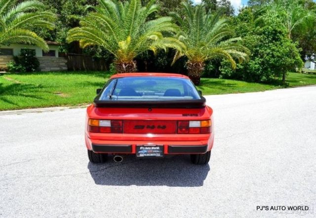 1983 Porsche 944 Base 2dr Hatchback - photo 4