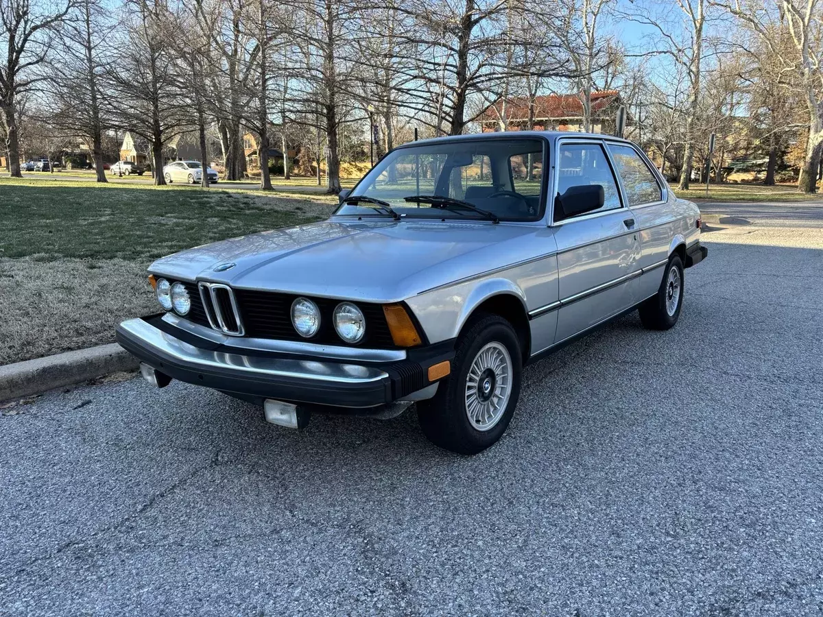 1983 BMW 320i Sedan Blue I 1983 BMW 3-Series I