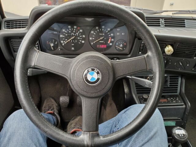 1983 BMW 3-Series 320is - photo 7
