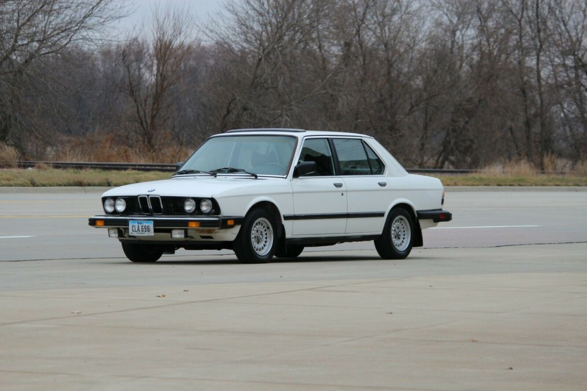1983 bmw 533i base 3.2l 1983 BMW 5-Series