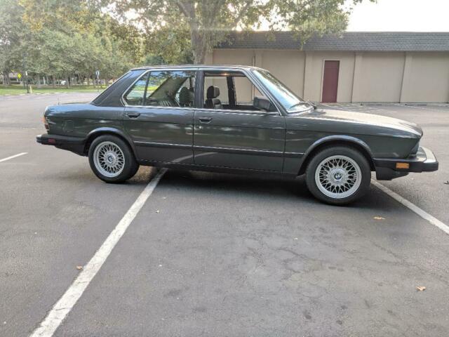 1983 BMW e28 533i Documented 72K miles Graphite,Black leather interior. 5spd LSD 1983 BMW 5-Series