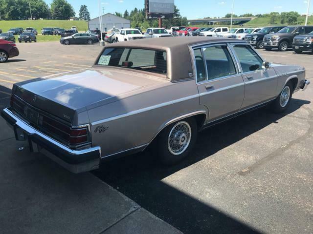1983 Buick Park Avenue - photo 2