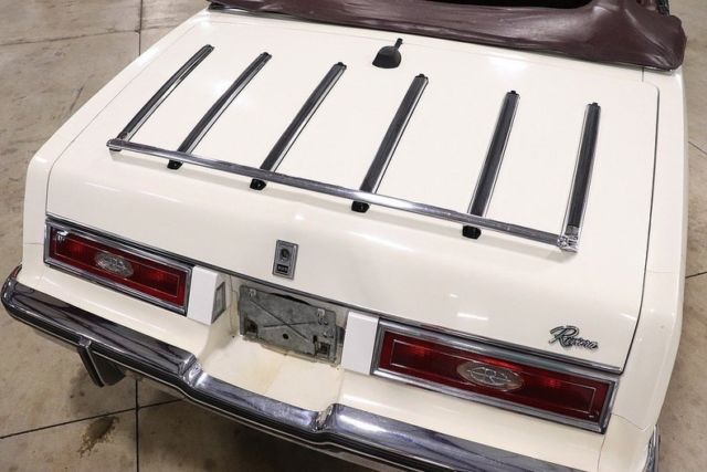 1983 Buick Riviera -- - photo 11