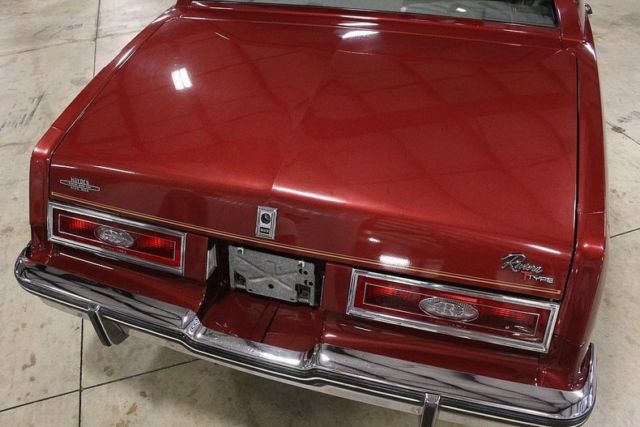 1983 Buick Riviera -- - photo 12