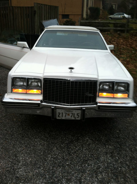 1983 Buick Riviera - photo 2
