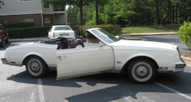 1983 Buick Riviera - photo 2