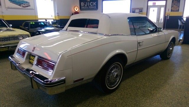 1983 Buick Riviera - photo 12