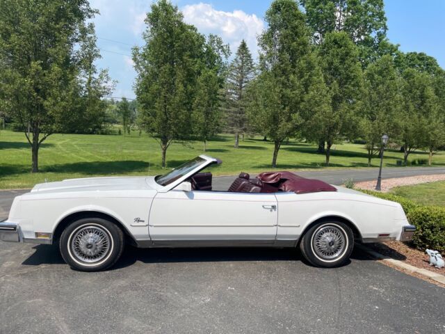 1983 Buick Riviera - photo 6