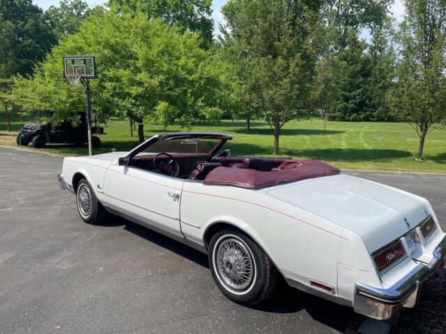1983 Buick Riviera - photo 7