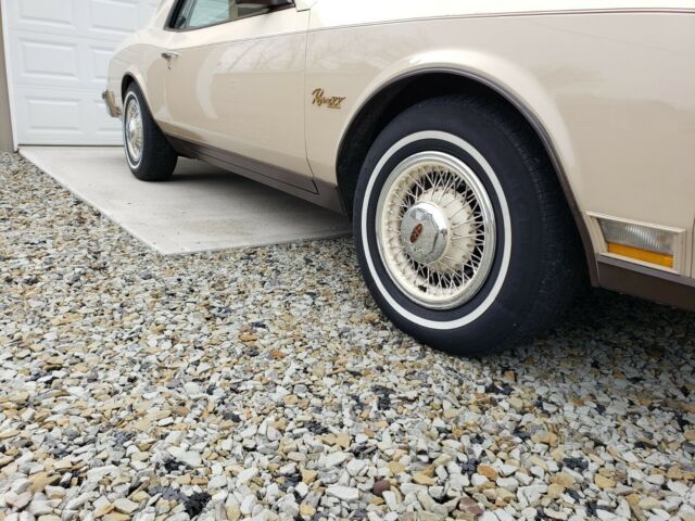 1983 Buick Riviera - photo 6