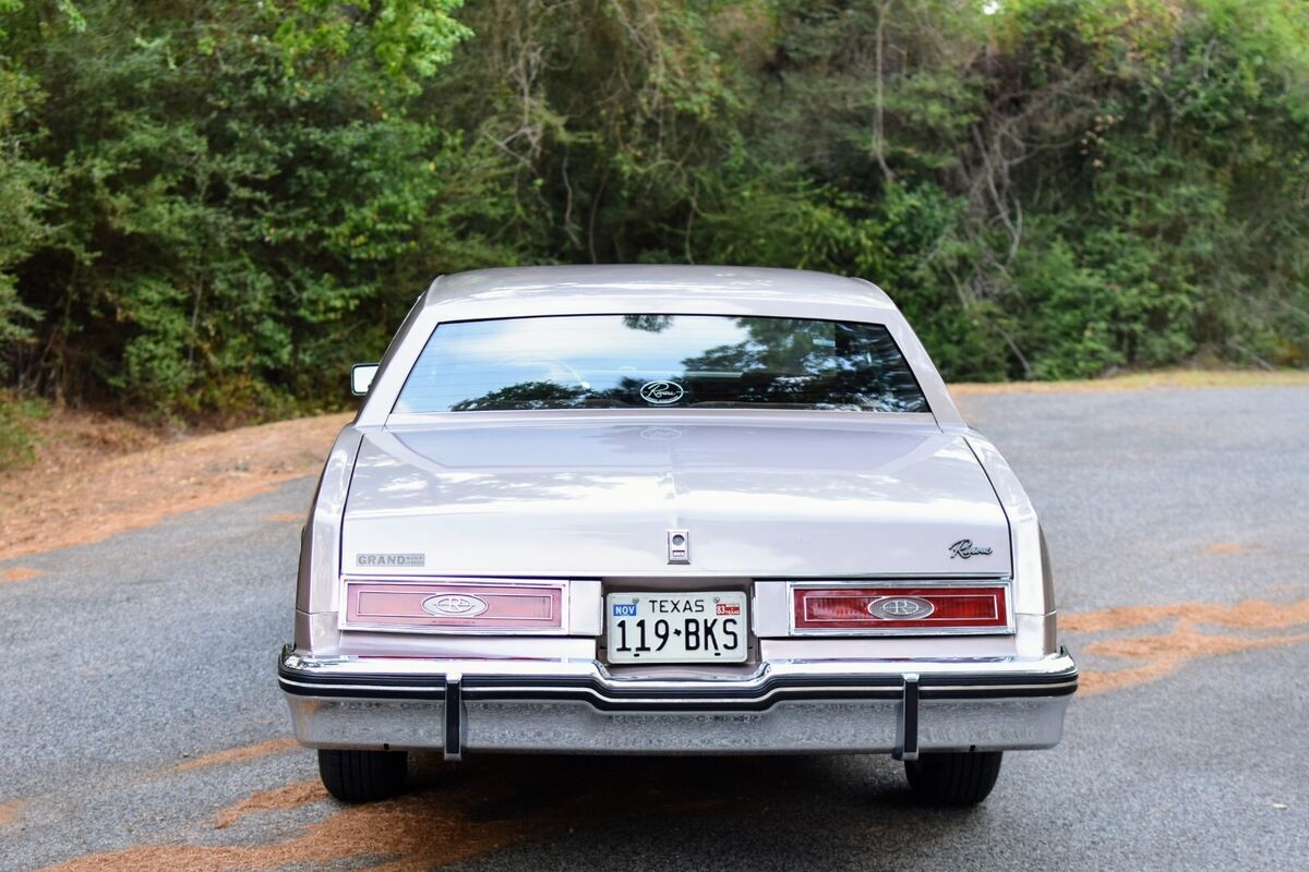 1983 Buick Riviera - photo 4