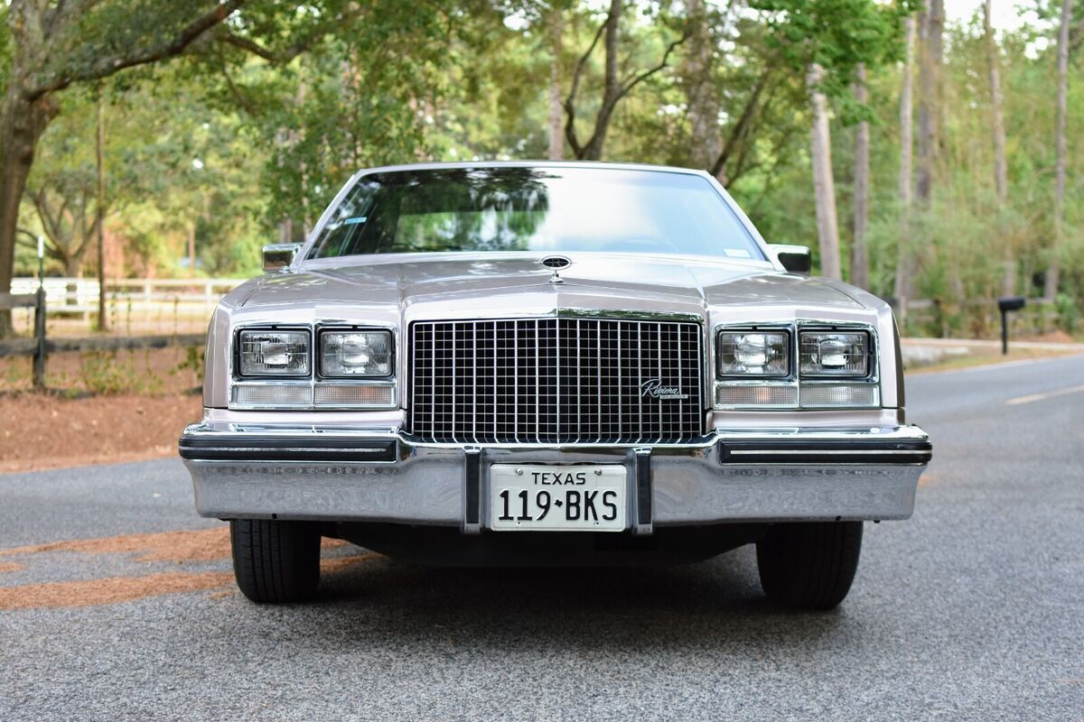 1983 Buick Riviera - photo 8