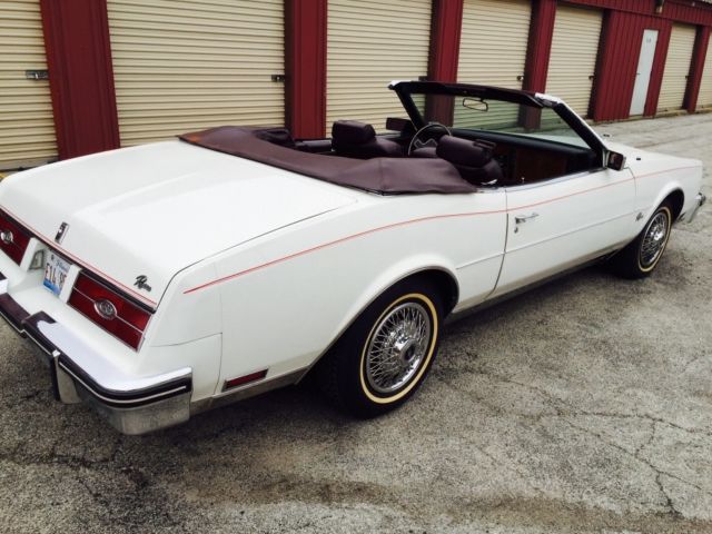 1983 Buick Riviera Riviera - photo 2