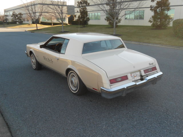 1983 Buick Riviera - photo 2
