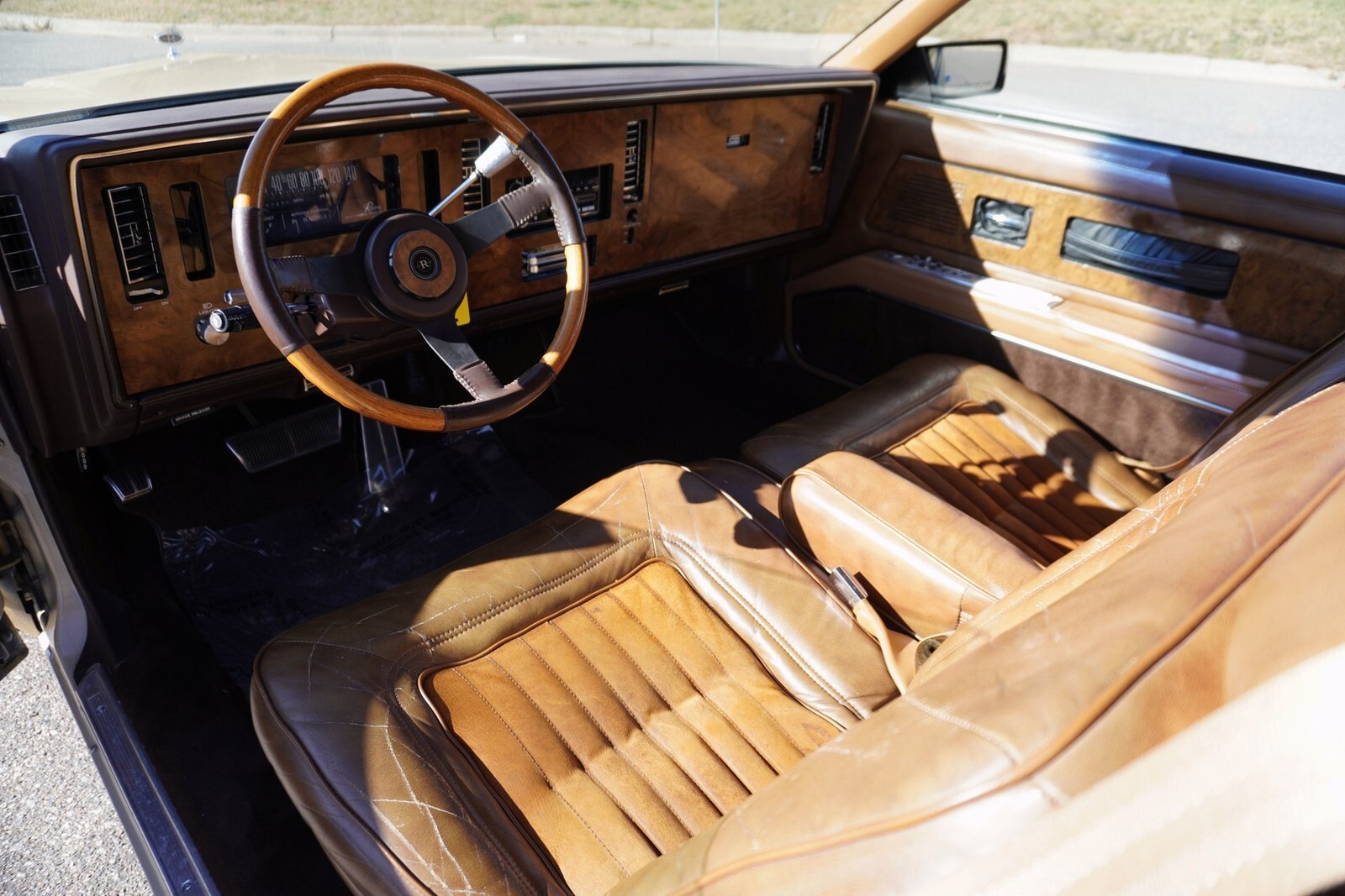 1983 Buick Riviera XX Anniversary Edition - photo 10