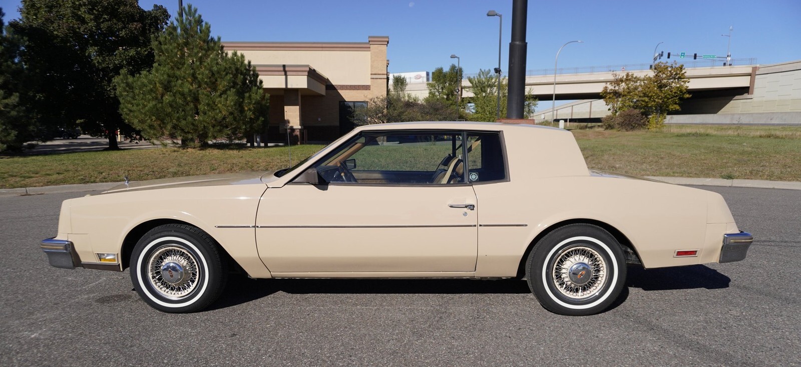 1983 Buick Riviera XX Anniversary Edition - photo 7