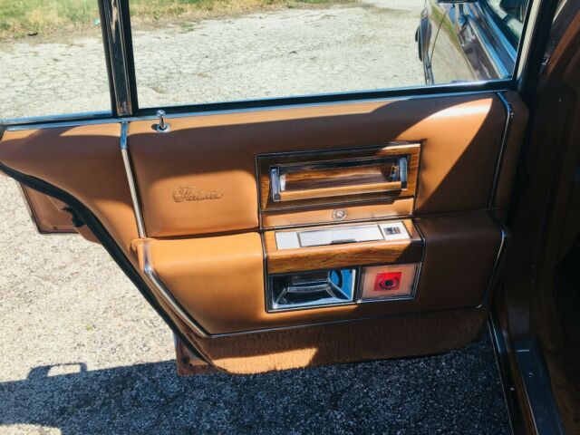 1983 Cadillac Brougham - photo 13