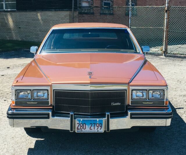 1983 Cadillac Brougham - photo 2
