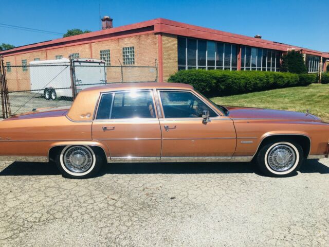 1983 Cadillac Brougham - photo 4
