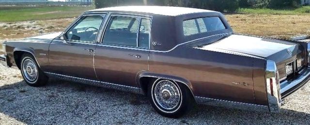 1983 Cadillac Brougham/ under 60K miles/ original & clean- Clear Title By owner- 1983 Cadillac Fleetwood