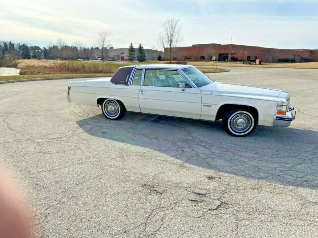 1983 Cadillac DeVille Coupe - photo 2