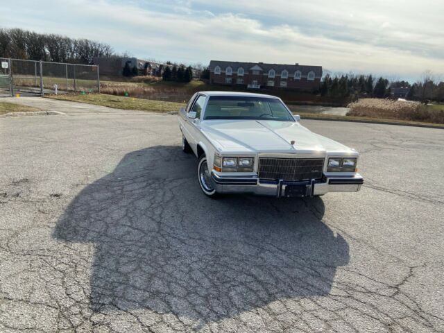 1983 Cadillac DeVille Coupe - photo 4