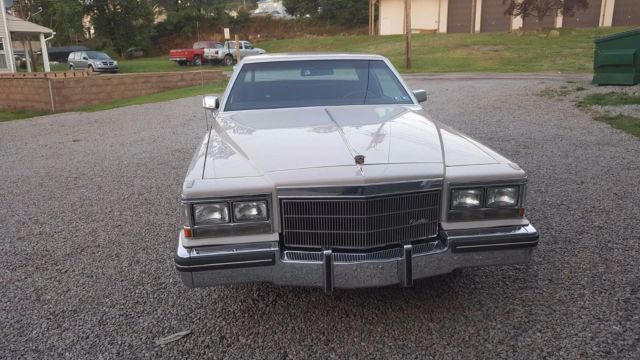1983 Cadillac DeVille Grey - photo 5