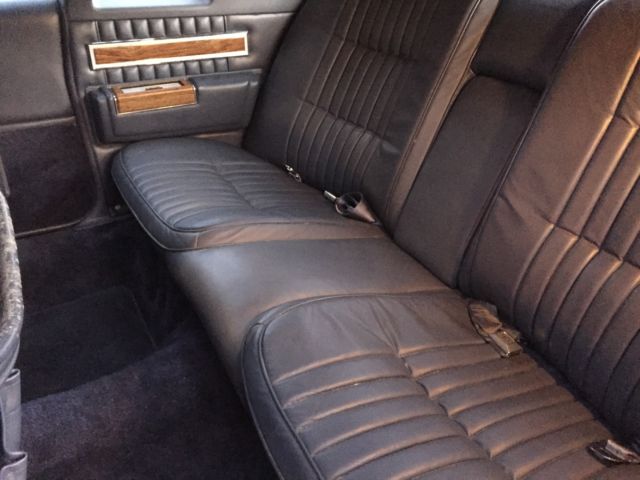 1983 Cadillac DeVille Base Coupe 2-Door - photo 6