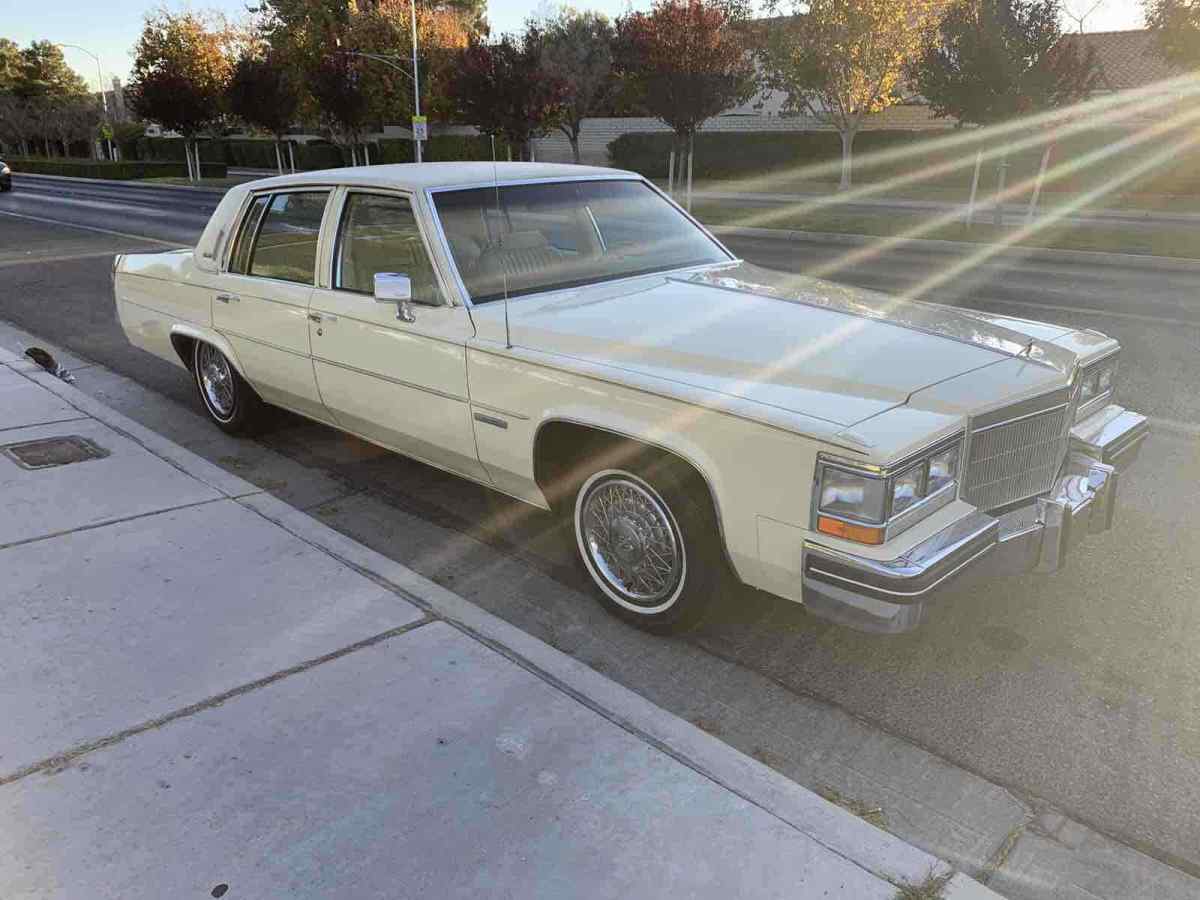 1983 Cadillac DeVille - photo 2