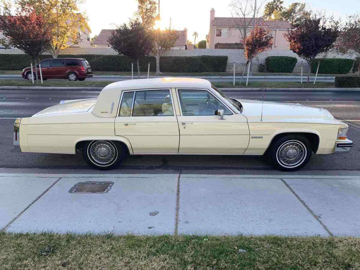 1983 Cadillac DeVille - photo 4