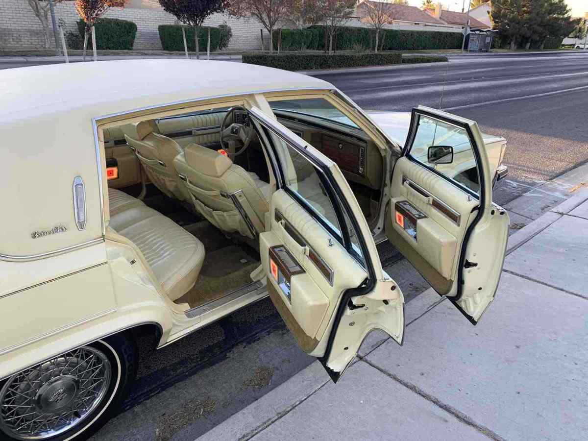 1983 Cadillac DeVille - photo 8