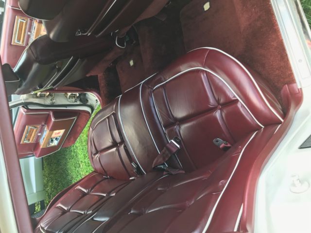 1983 Cadillac Fleetwood Brougham Sedan - photo 13