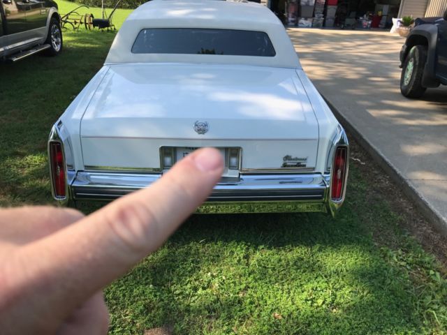 1983 Cadillac Fleetwood Brougham Sedan - photo 5