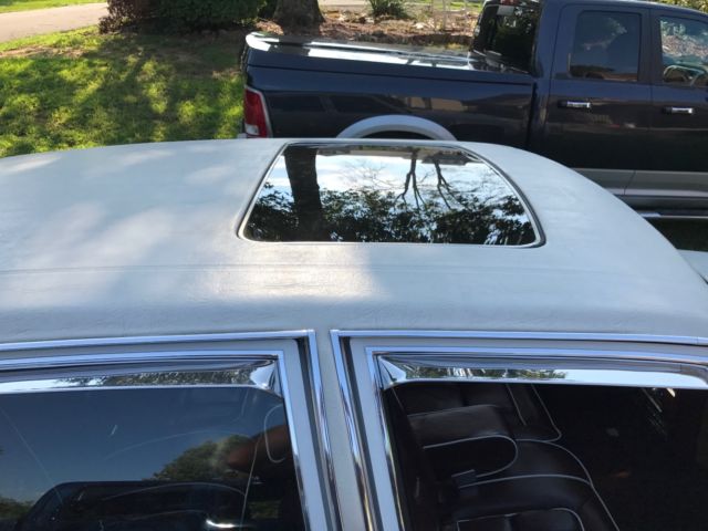 1983 Cadillac Fleetwood Brougham Sedan - photo 7