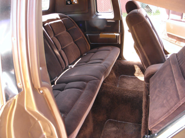 1983 Cadillac Fleetwood - photo 10