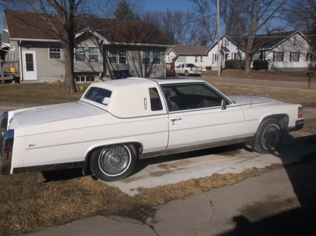1983 Cadillac Fleetwood Brougham d'Elegance Coupe 2-Door 5.7L Lowrider Classic 1983 Cadillac Fleetwood Brougham d'Elegance Coupe 2-Door