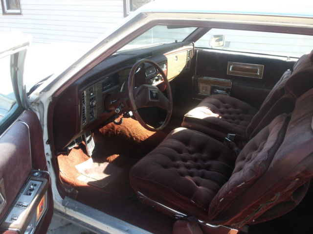 1983 Cadillac Fleetwood Brougham d'Elegance Coupe 2-Door - photo 10