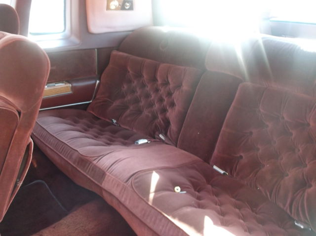 1983 Cadillac Fleetwood Brougham d'Elegance Coupe 2-Door - photo 12