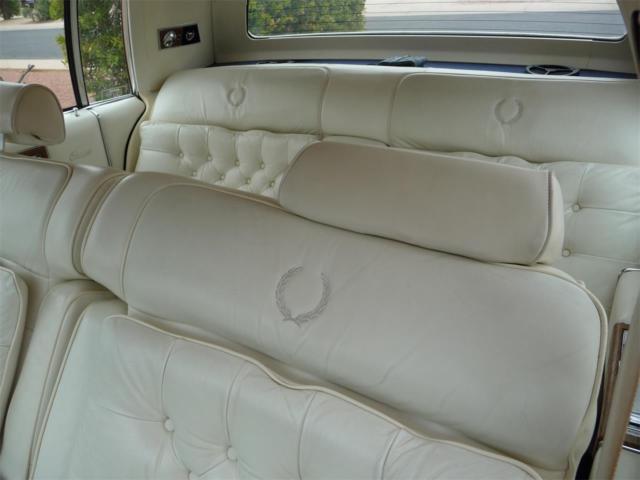 1983 Cadillac Fleetwood Brougham d'Elegance Sedan 4-Door - photo 12