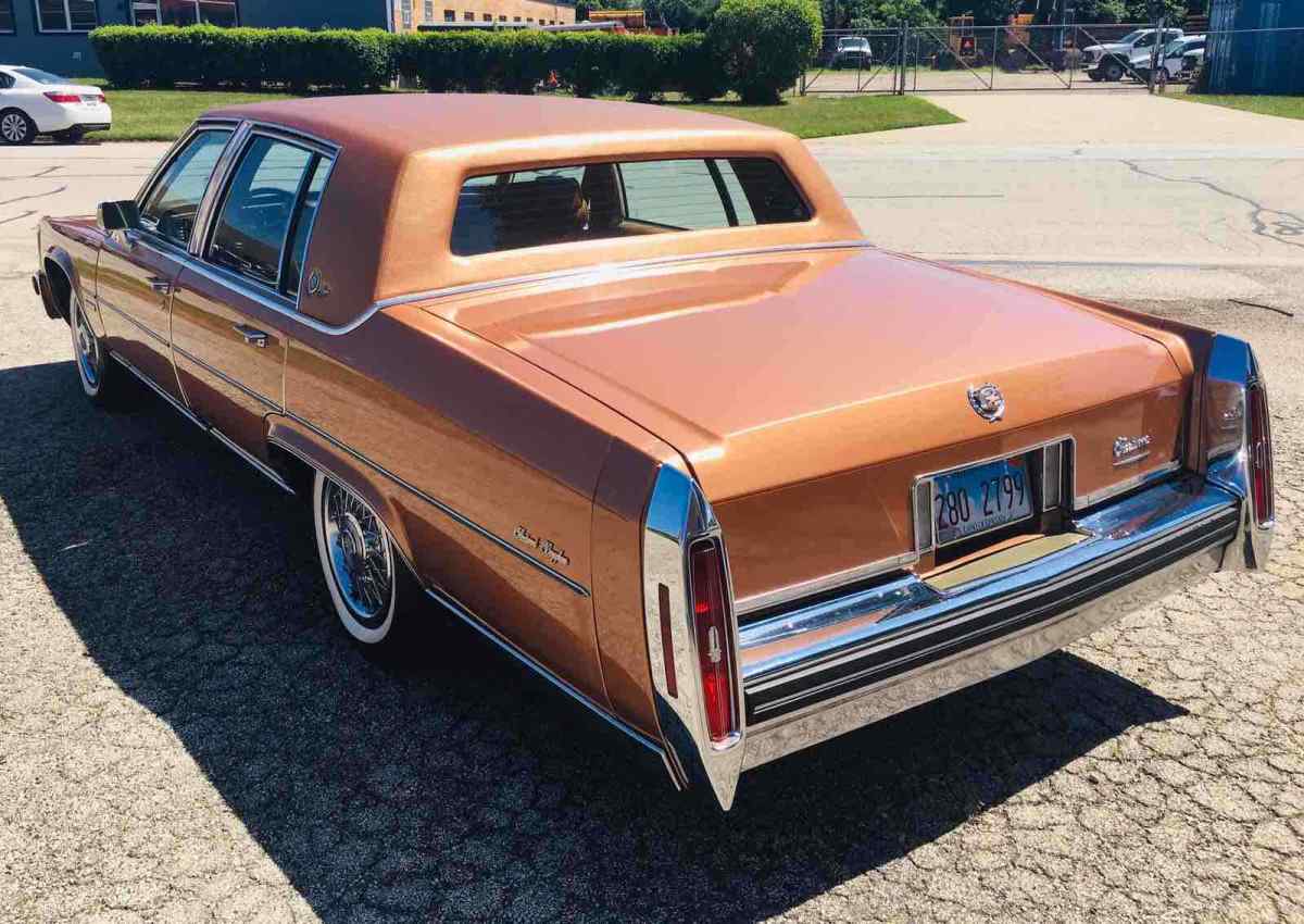 1983 Cadillac Fleetwood BROUGHAM - photo 4