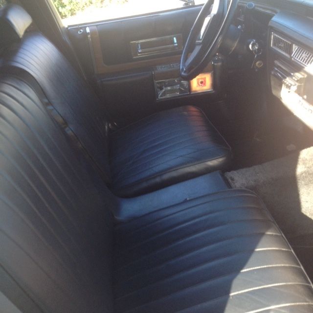 1983 Cadillac Fleetwood 4 door Facory Limousine - Gold Edition - photo 4