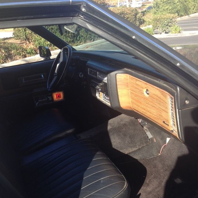 1983 Cadillac Fleetwood 4 door Facory Limousine - Gold Edition - photo 5