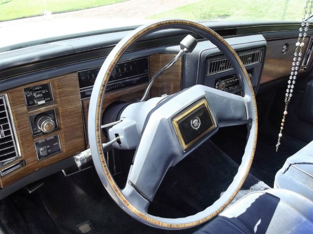 1983 Cadillac Fleetwood - photo 2