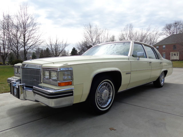 1983 Cadillac Sedav DeVille * 13K ORIGINAL MILES TRIPLE YELLOW * 1 Family Owned 1983 Cadillac DeVille
