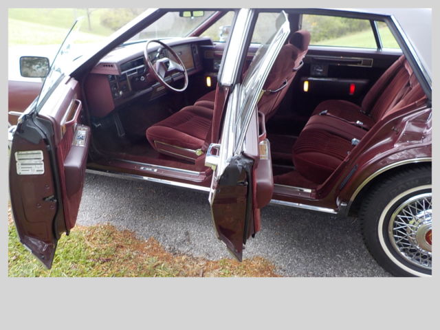 1983 Cadillac Seville *NO RESERVE* Bustle Back *ALMOST NEW* Bustleback - photo 4