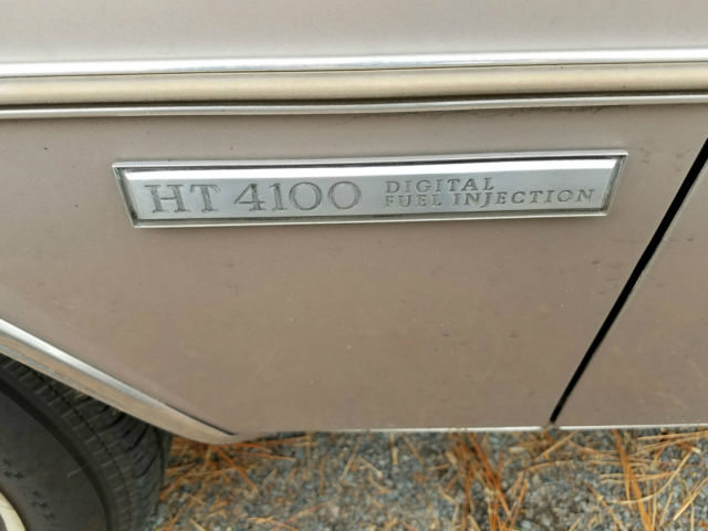 1983 Cadillac Seville Elegante Sedan 4-Door - photo 6