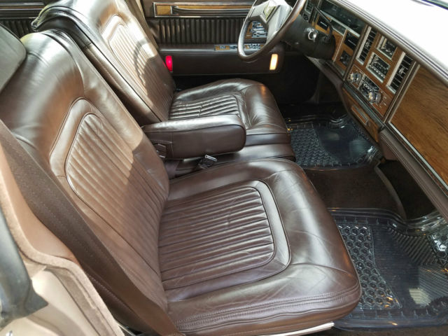 1983 Cadillac Seville Elegante Sedan 4-Door - photo 9