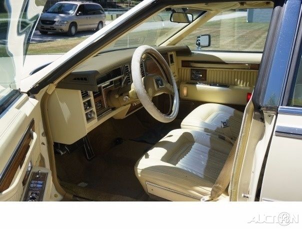 1983 Cadillac Seville Base Sedan 4-Door - photo 10